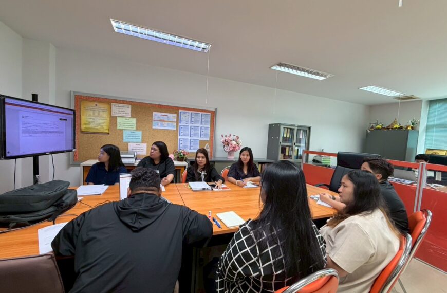 ฝ่ายบัญชีร่วมกับฝ่ายพัสดุ มมร. ศาลายา จัดการประชุมซักซ้อมความเข้าใจการรับรู้ทรัพย์สินเพื่อคำนวณค่าเสื่อมราคา ในรูปแบบออนไลน์เพื่อยกระดับมาตรฐานการจัดทำบัญชีและงบการเงินประจำปีงบประมาณ 2569